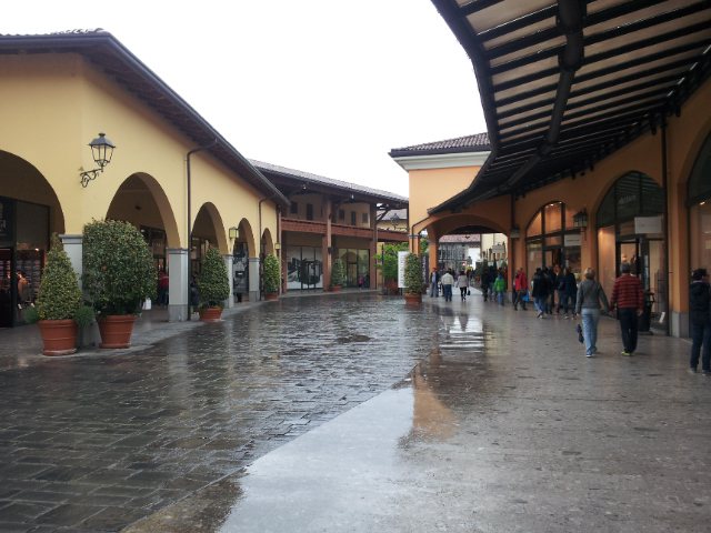 Franciacorta Outlet Village -Lombardia - Brescia